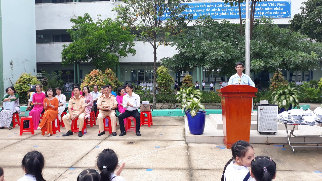 Công An Thị xã Bến Cát tuyên truyền An toàn giao thông học đường