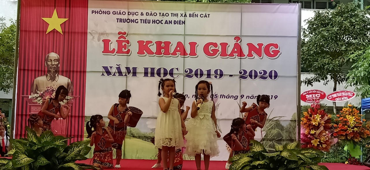 Các tiết mục văn nghệ chào mừng năm học mới