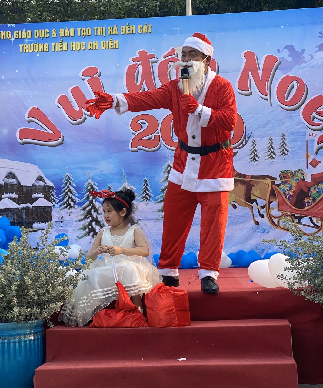 Trường Tiểu học An Điền tổ chức vui đón Noel 2019