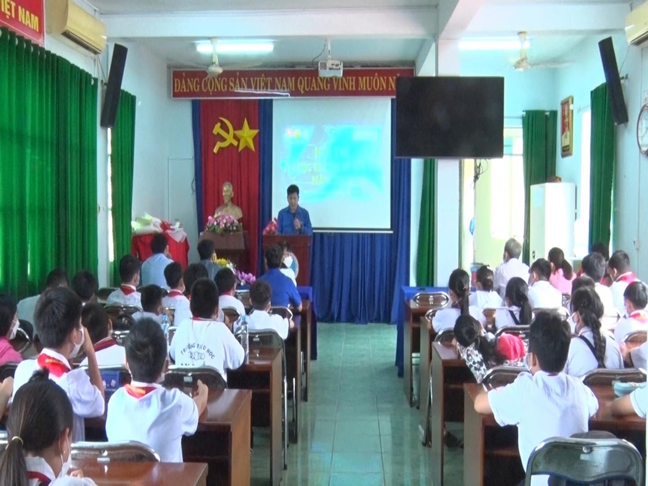 Tiểu học An Điền tham gia thi tin học trẻ